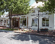 Top right picture you see some of the shops along the drives in the Hamptons. The shops are mostly Saks Fifth Avenue and stores that cater to the wealthy. Of course you'll find many nice restaurants.
